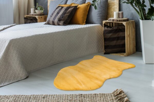 Alternative view of COSY - COS 500 Yellow, 60x90